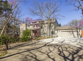 3004 Briaroak Rd, Manhattan, KS 66503