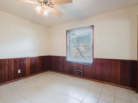 4th image of 2108 Harrodsburg Rd