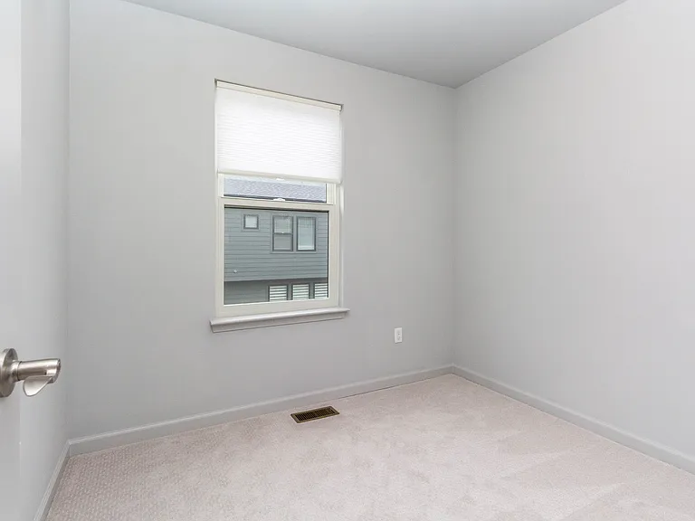 3035 Hydrangea Ln — Photo 21