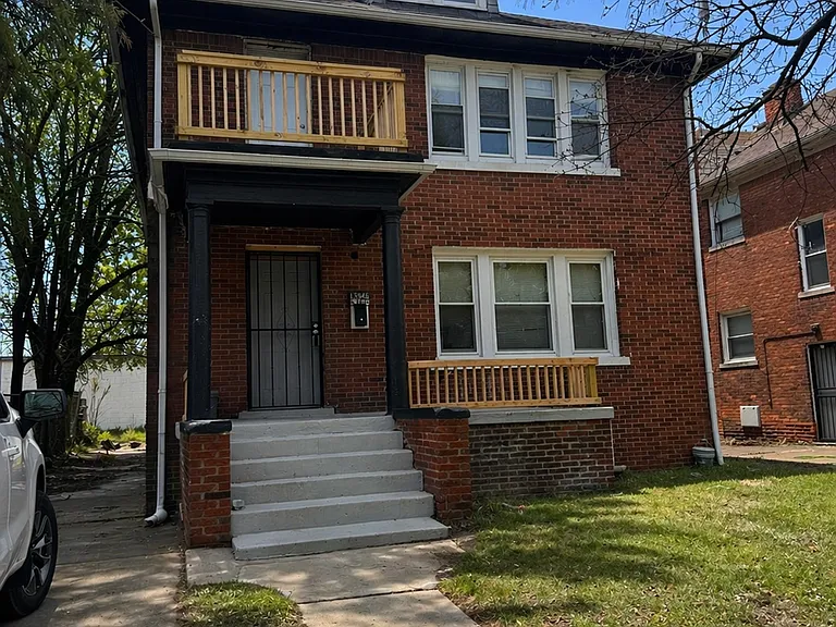13944 Winthrop St — Photo 2