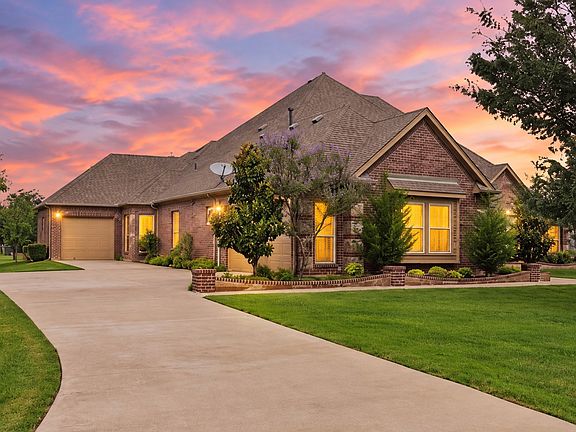 2nd image of 186 Las Colinas Trl