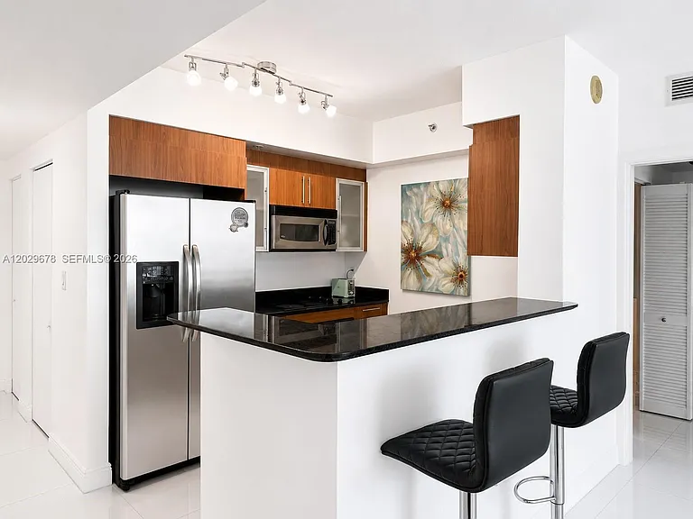 325 Biscayne Blvd #717 — Photo 5