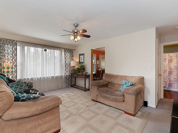 5th image of 24 Lake Dr