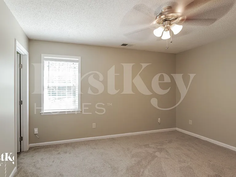 3204 Faircroft Way — Photo 12
