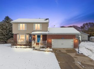 3373 Glover Rd, Almont, MI 48003