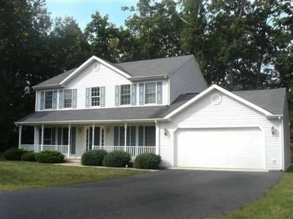 90 Kline Dr, Stuarts Draft, VA 24477