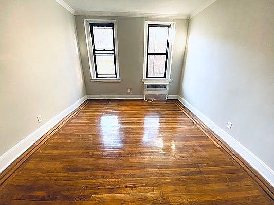 4th image of 128 Saint Marks Pl APT 1B