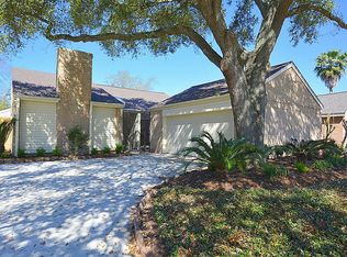 11650 Manor Park Dr, Houston, TX 77077