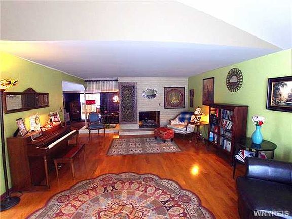 5th image of 1133 Colvin Blvd
