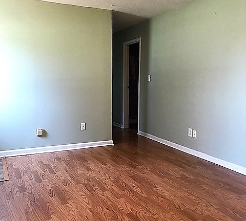 5th image of 304 Southern Dr