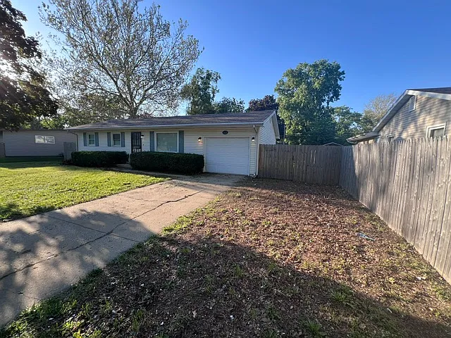 1418 Dobbins Dr — Photo 4