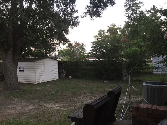 4th image of 106 N Texas St