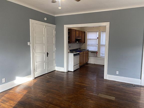 2nd image of 1402 S B St