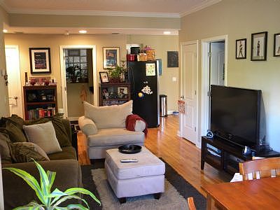 4th image of 3234 W Leland Ave APT 2