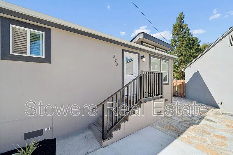 2 bed, 1.0 bath, 800 sqft, $3,295 — Photo 2