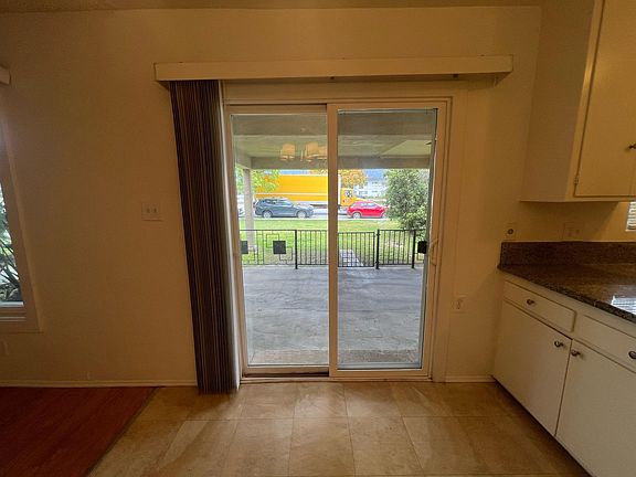 5th image of 936 W Huntington Dr APT B