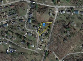 27 Hickory Dr #123, Little Hocking, OH 45742