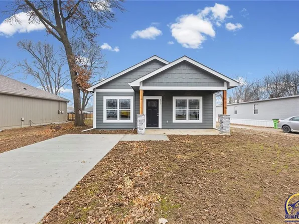 832 E Hamblin St, Ottawa, KS 66067