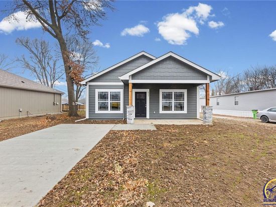 832 E Hamblin St, Ottawa, KS 66067