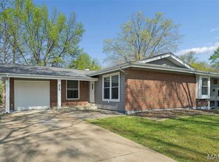 579 Golfwood Dr, Ballwin, MO