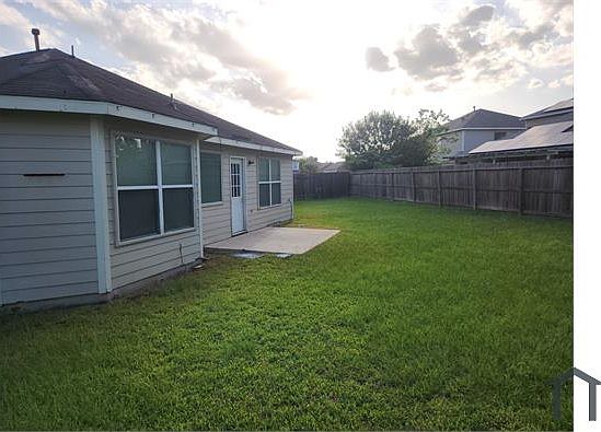 2nd image of 819 Danbury Park Ln