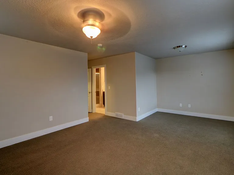 120 W 3430 N — Photo 21
