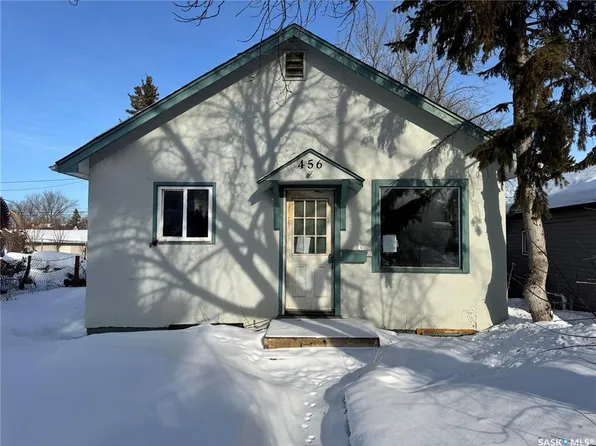 456 21st STREET E, Prince Albert, SK S6V 1M3