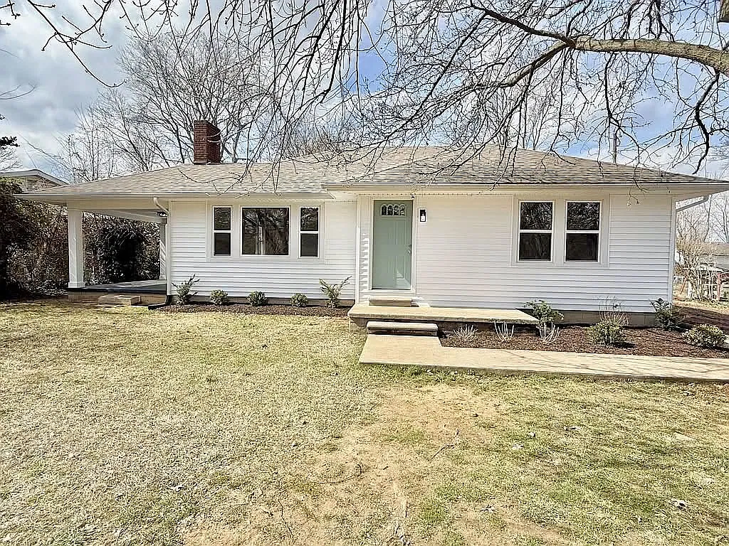 3 bed, 1204 sqft, $1,195 — Photo 2
