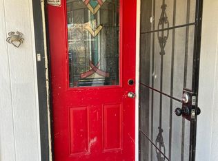 614 Crouch Ave, Devine, TX 78016