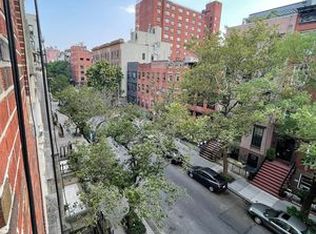 317 W 22nd St #4B, New York, NY 10011