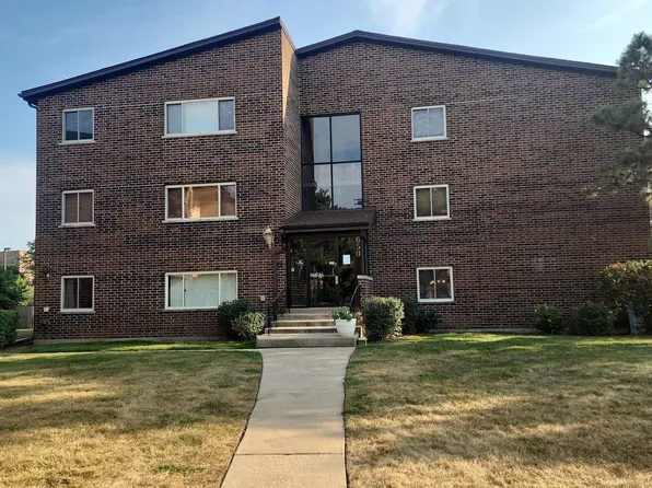 650 Perrie Dr APT 204, Elk Grove Village, IL 60007
