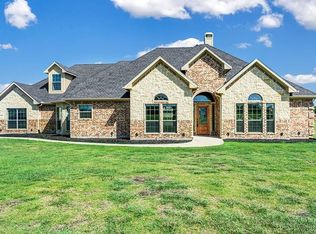 1133 Whirlaway Dr, Terrell, TX 75160