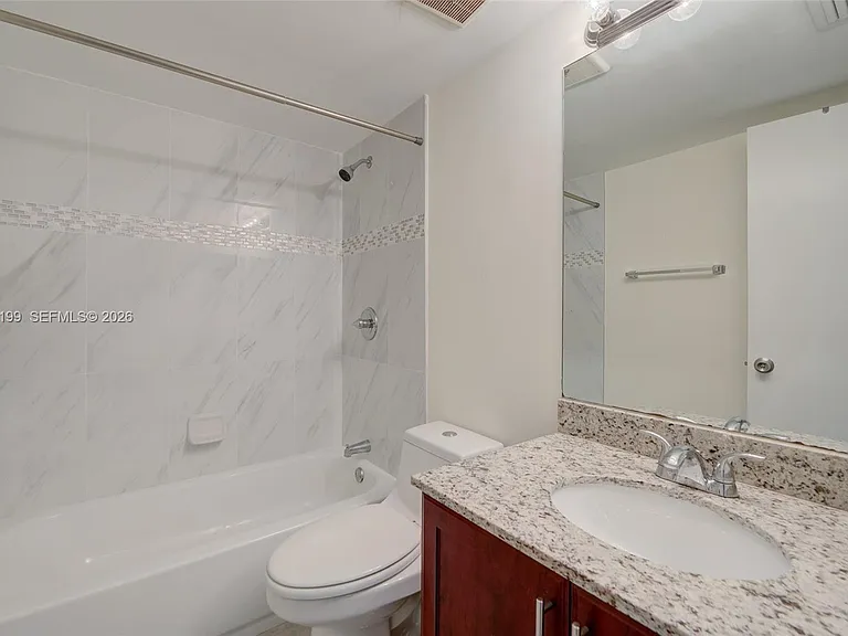 20160 NE 3rd Ct #3 — Photo 17