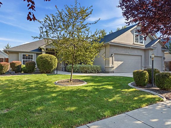 2nd image of 2246 W Rattlesnake Dr