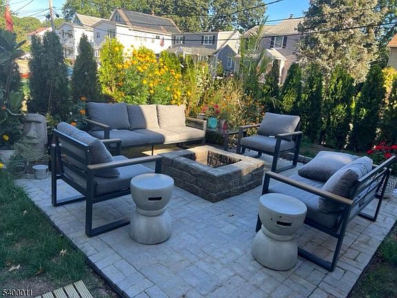 5th image of 71 Spring St