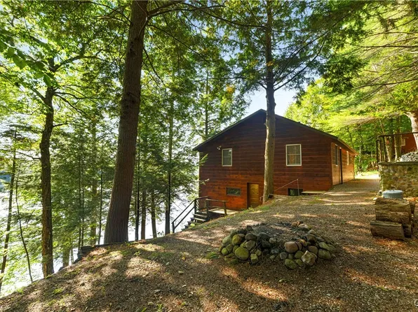 8119 Capron Rd, Woodgate, NY 13494