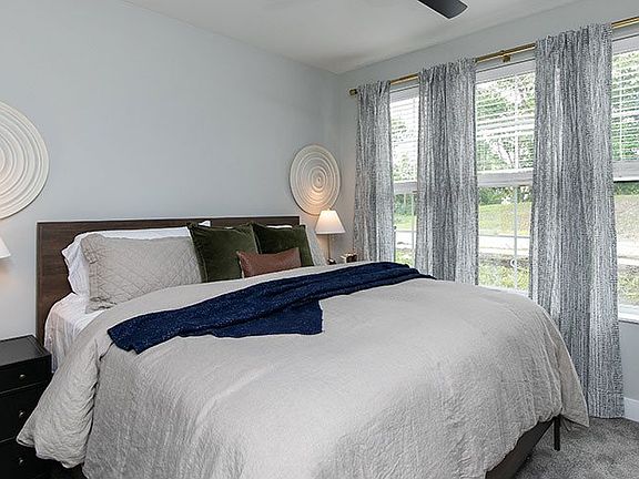 3rd image of 950 Jordan Creek Pkwy #210