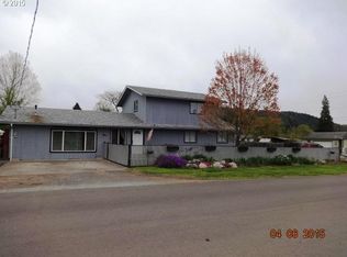 311 Maple St, Riddle, OR 97469