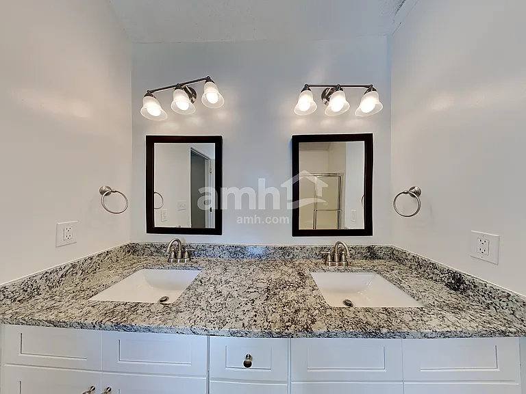 361 Whitney Ln — Photo 10