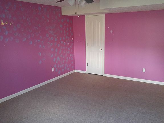 4th Bedroom in the basement, 13'2"x18'2"