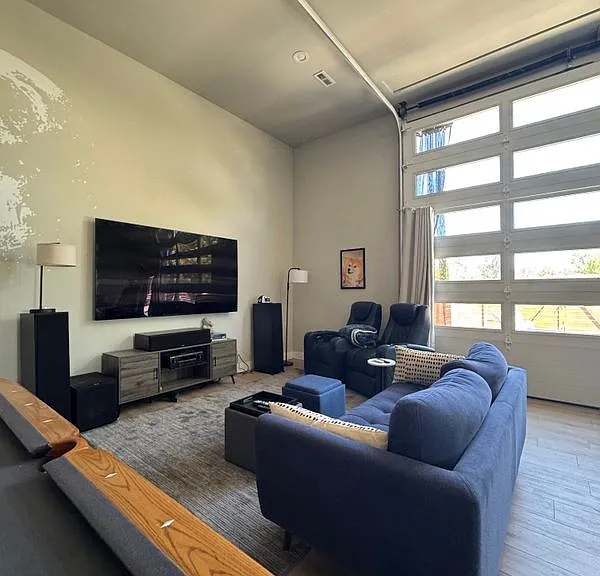 1010 E 75th Pl #B — Photo 6