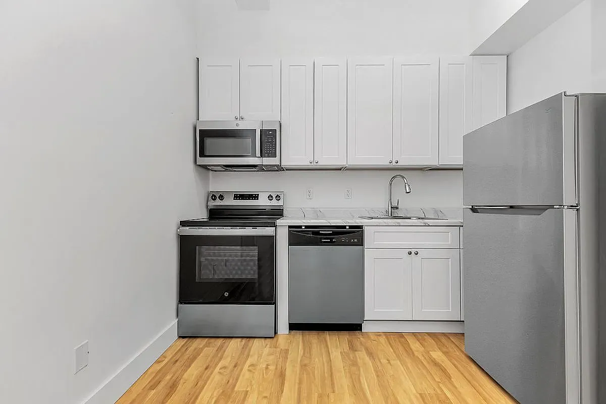 248 West 35th Street — Photo 4