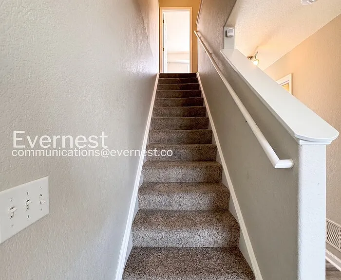 2040 Oakcrest Cir — Photo 9