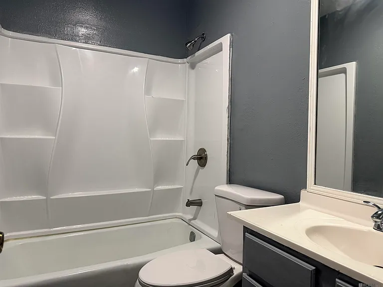 2723 Tifton St — Photo 8
