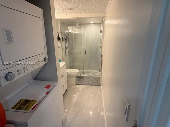 9520 SW 8th St APT 121, Miami, FL 33174