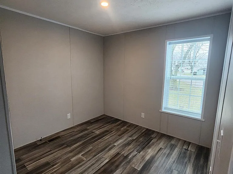 317 Loden Dr — Photo 9