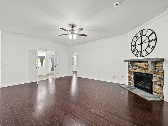4th image of 5817 Napa Valley Dr