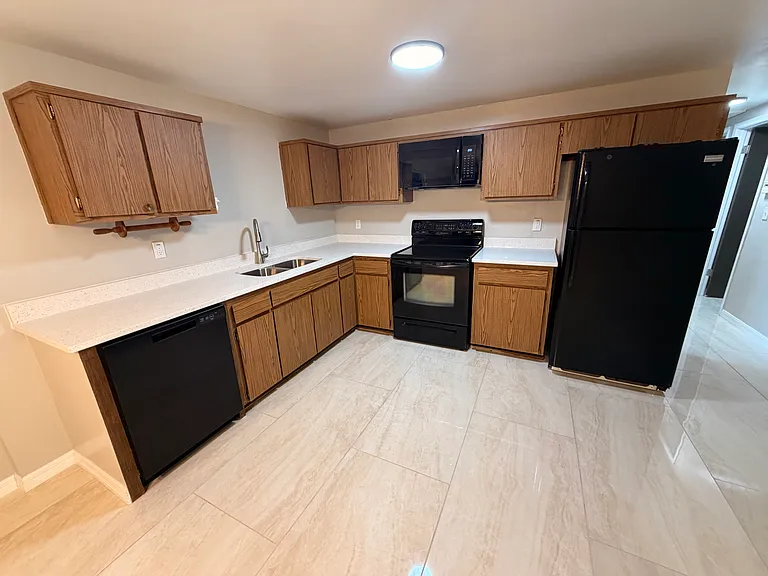 38011 Dixie Ave — Photo 3