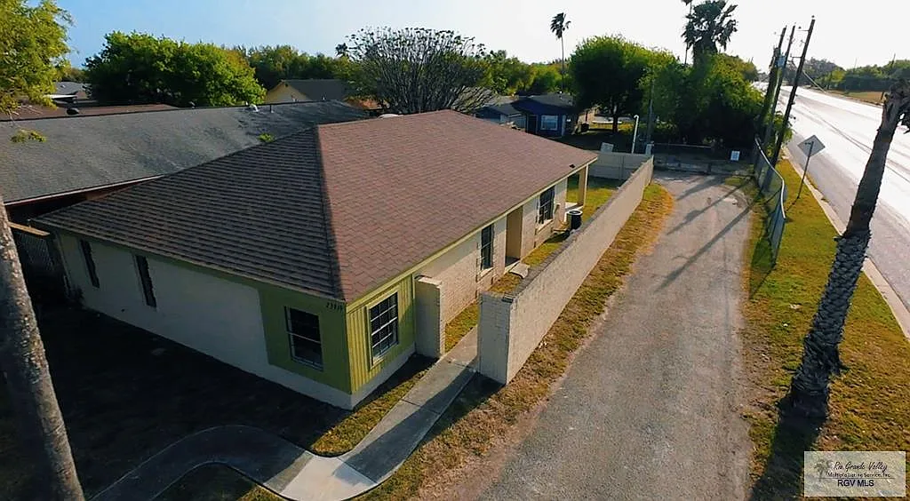 3 bed, 2.0 bath, 1607 sqft, $1,800 — Photo 3