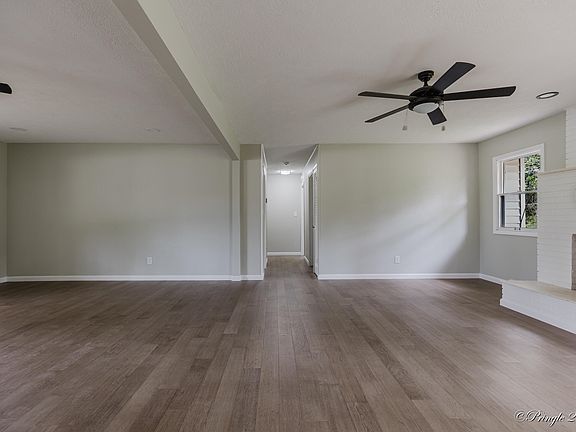 5th image of 1933 Hoglen Drive